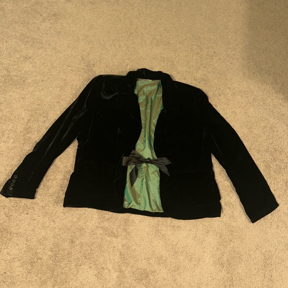 Elegant Black Velvet Women's Jacket